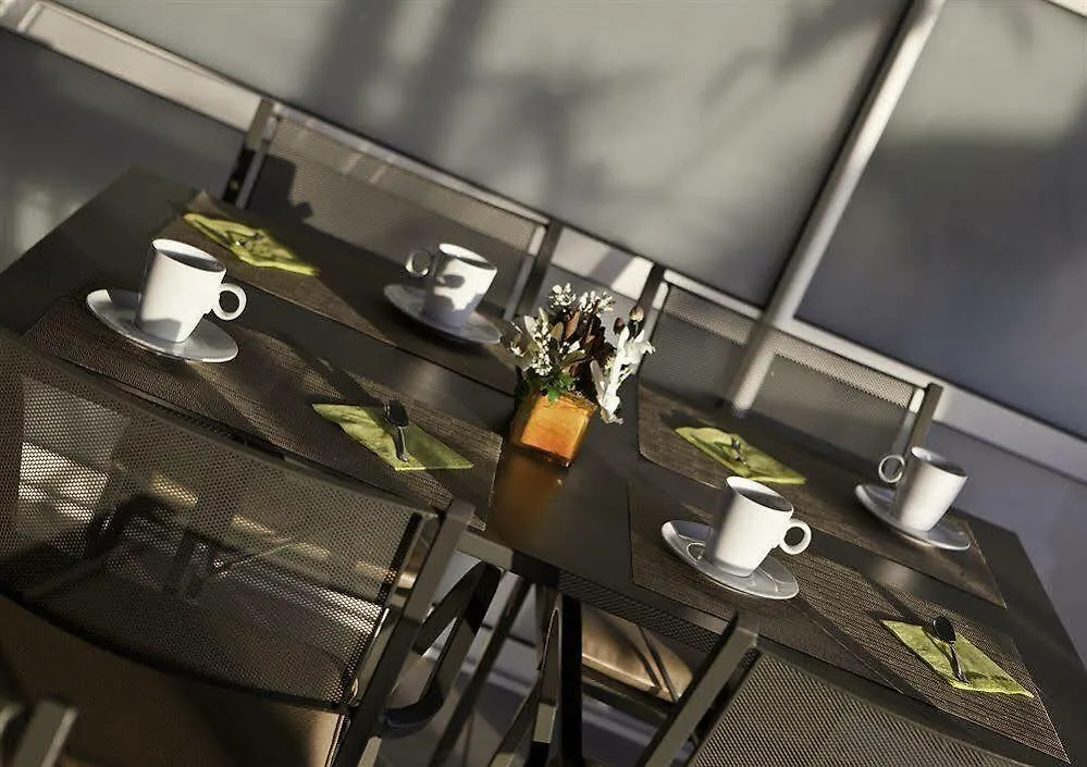 Ibis Styles Hyeres Rooftop & Spa Francia
